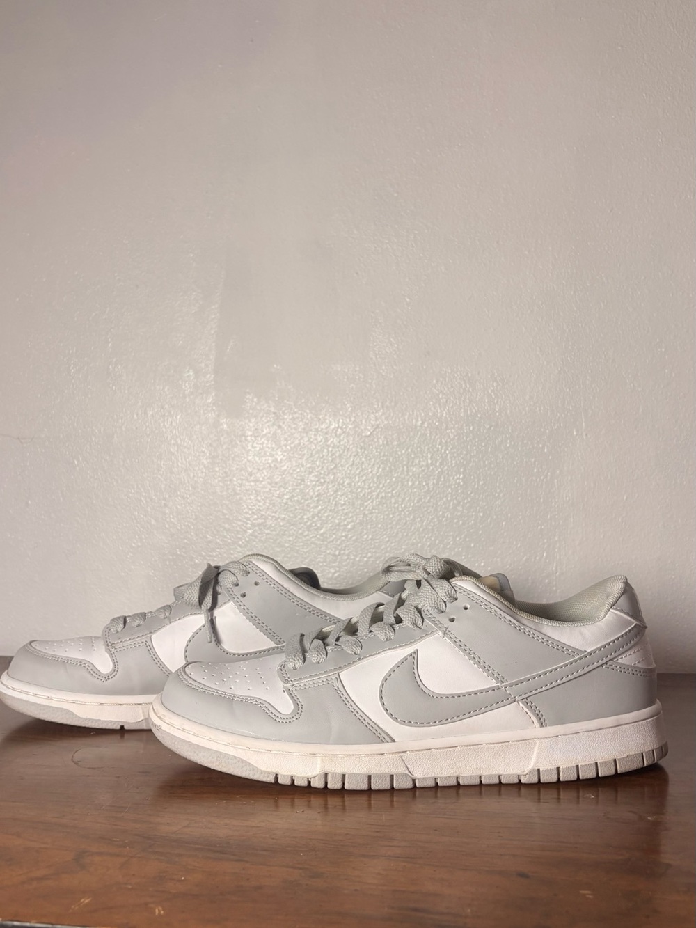 Nike Low-Top Sneakers in White and Light Gray